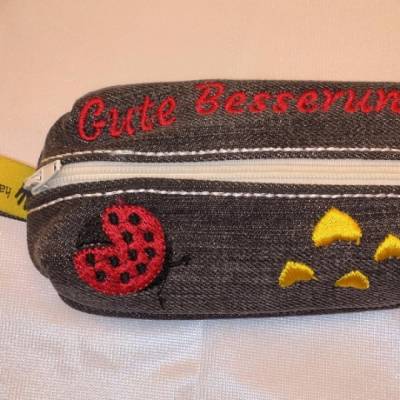 Upcycling Taschentüchertasche aus Jeans – Handgemachte Unikathülle, ca. 5 x 11 cm