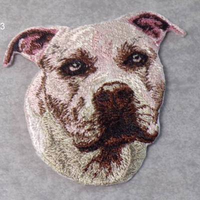 American Staffordshire Terrier Patch zum Aufbügeln – Gestickte Applikation 5,5 cm x 6,5 cm