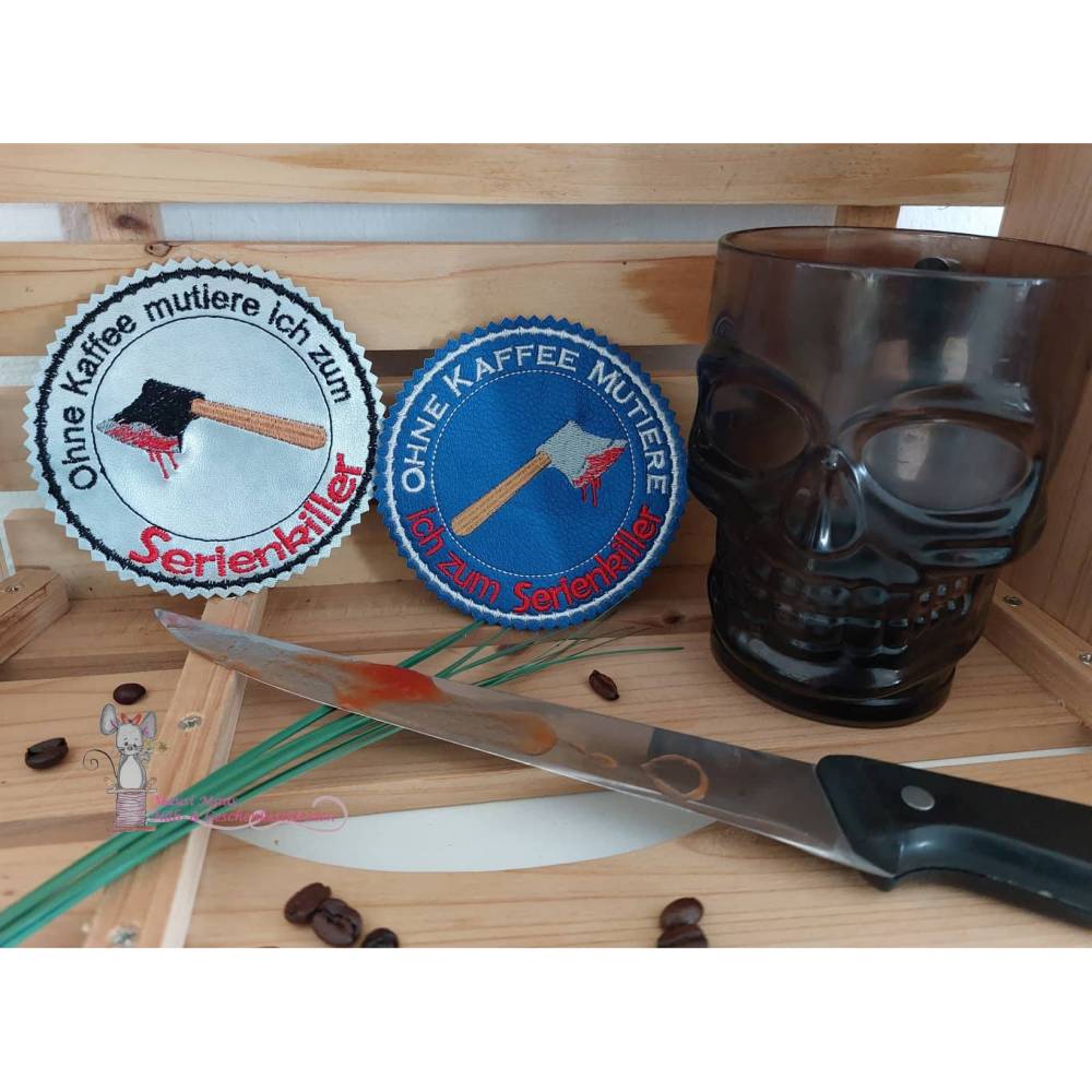 MugRug Stickdatei Serienkiller Alkohol – Wein, Bier & Sekt Untersetzer | DreamEmbroid Bild 8