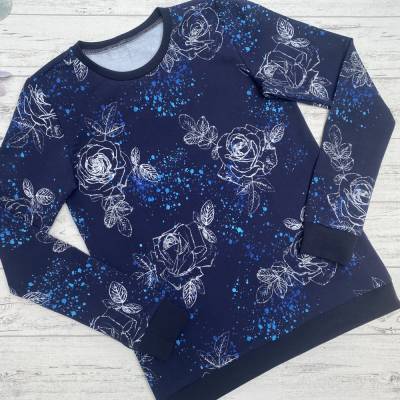 Sweatshirt für Mädchen Weiße Rosen auf Blau, Wunschgröße 74 - 140