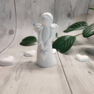 Engel mit Herz aus Raysin