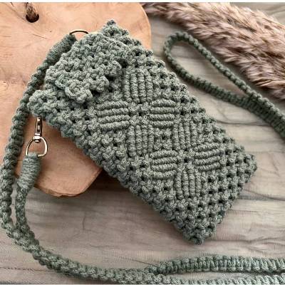 Makramee Handytasche Crossbody Eucalyptus – Nachhaltige Handy Umhängetasche aus OEKO-TEX Garn