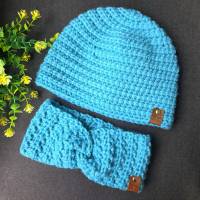 Himmelblaue Mütze oder Stirnband – Handgehäkelt, Modern, Warm & Pflegeleicht
