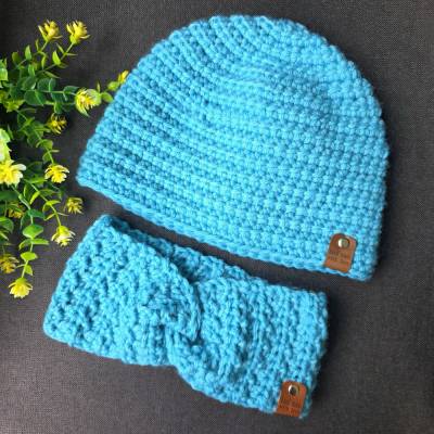 Himmelblaue Mütze oder Stirnband – Handgehäkelt, Modern, Warm & Pflegeleicht