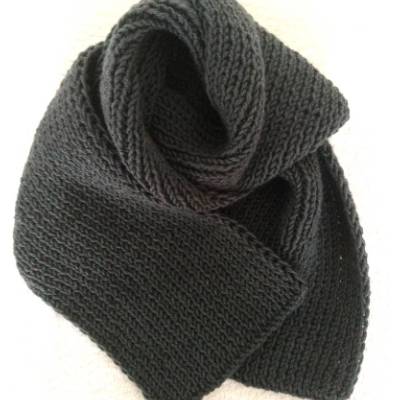 Kinderschal Strickschal in dunkelgrau handgestrickt von Hobbyhaus