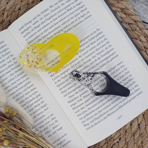 Buchseitenhalter Epoxidharz Herz Gelb oder Raute Schwarz mit Glitzer – Geschenk für Bücherwürmer