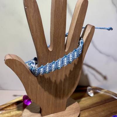 Makramee Armband Blau Weiß – Größenverstellbar XS-4XS – Handgemacht mit Glasperlen