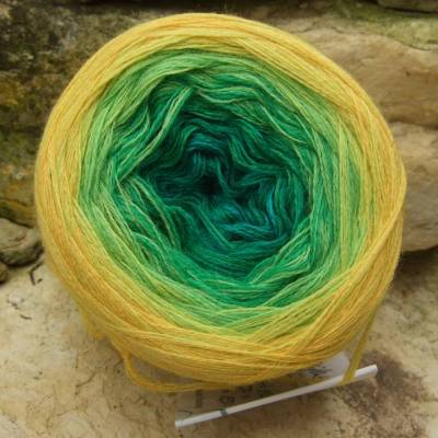 100% Schurwolle Merino extrafein Bobbel - 4-fädig, Farbverlauf Wolke 7 Seifenblasen, handgewickelt