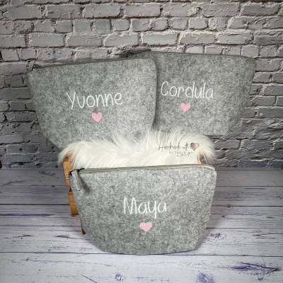 Filztasche bestickt mit Namen und Herz I Täschchen personalisiert I hellgrau oder dunkelgrau I Geschenk für Freundin