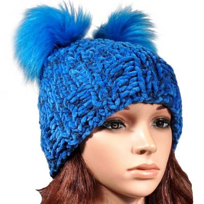 Handgestrickte blaue Bommelmütze für Kinder & Teenager – Warm, Kratzfrei & Stylisch