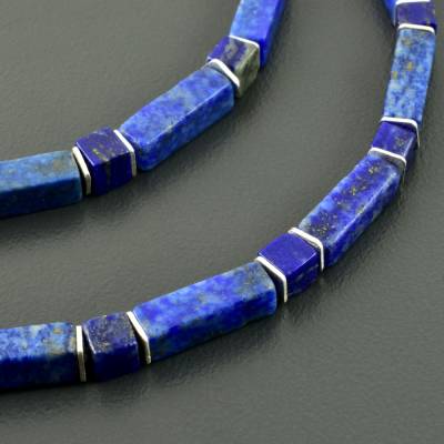 Halskette mit Lapislazuli und 925er Silber, eckige Edelsteinkette, dunkelblaue Würfelkette, handmade , Geschenk Hochzeit
