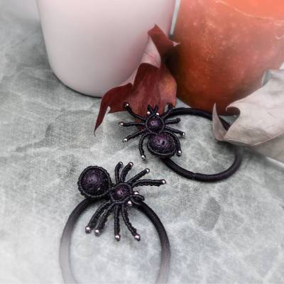 Haargummi Makramee Spinne – Halloween Zopfhalter, Schwarze Spinnen mit Lava- & Edelstahl-Perlen, Geschenkidee