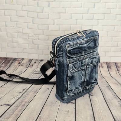 Umhängetasche aus Jeans – Upcycling Jeanstasche, nachhaltig & praktisch