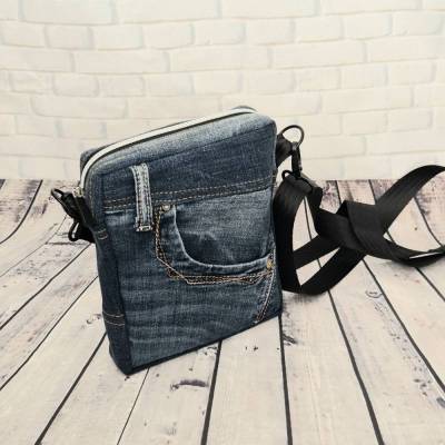 Kleine Umhängetasche aus Jeans – Upcycling Schultertasche 