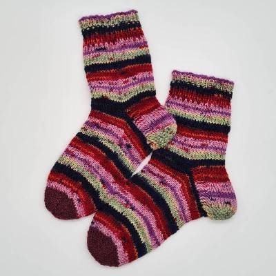 Gestrickte bunte Kinder Söckchen, Gr. 26/27, Wollsocken handgestrickt von la piccola Antonella