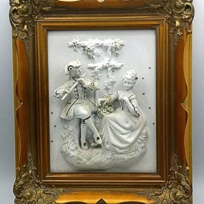 Porzellan Relief Alt Meissen Art Sanssouci – Rokoko Biskuitporzellan von Sandizell