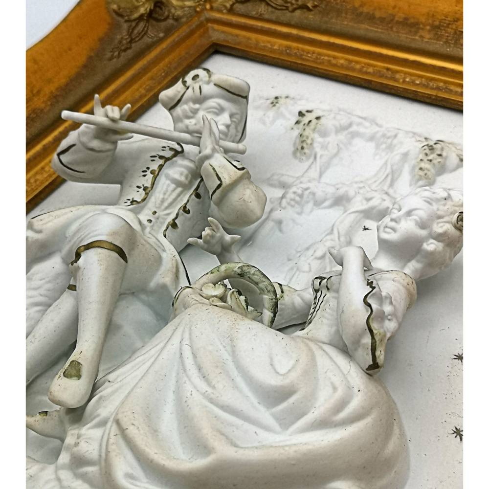 Porzellan Relief Alt Meissen Art Sanssouci – Rokoko Biskuitporzellan von Sandizell