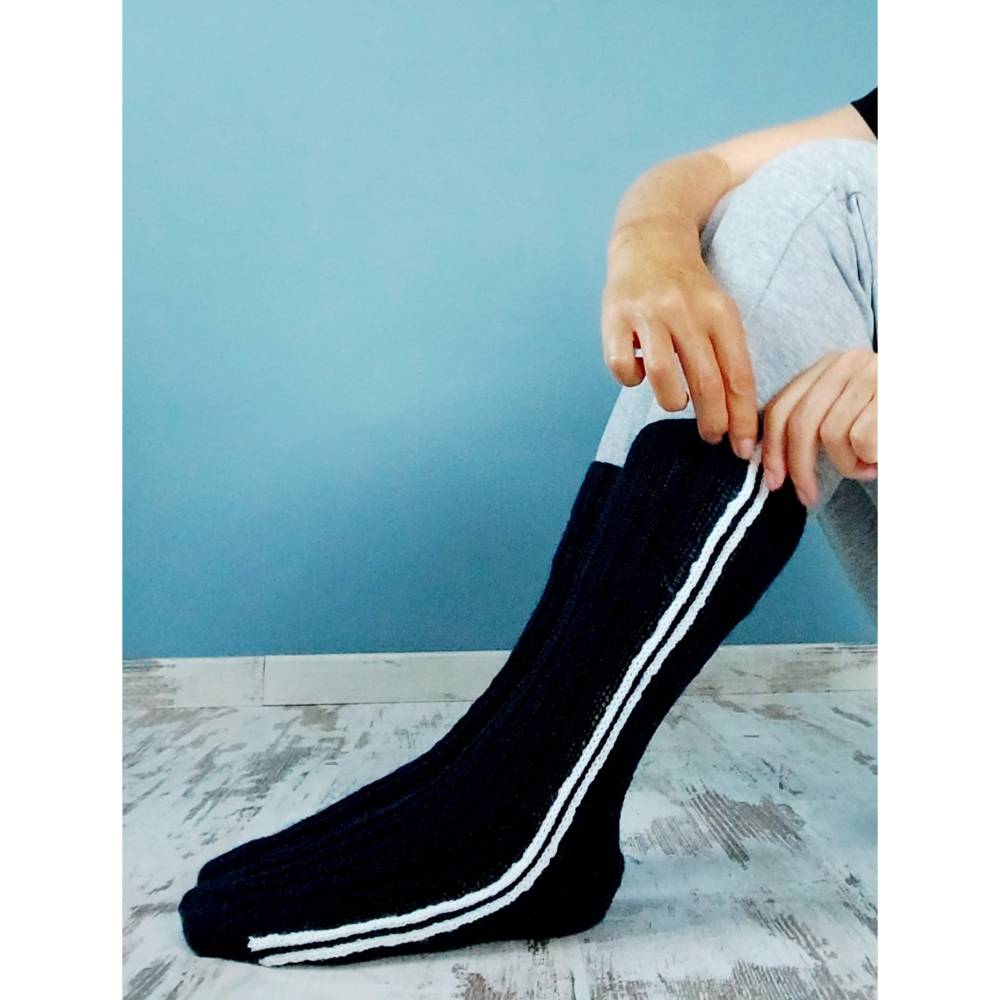 Strickanleitung "Lines" Stylische Socken mit Seitenstreifen – bequem wie deine Lieblingsjogginghose! Bild 8