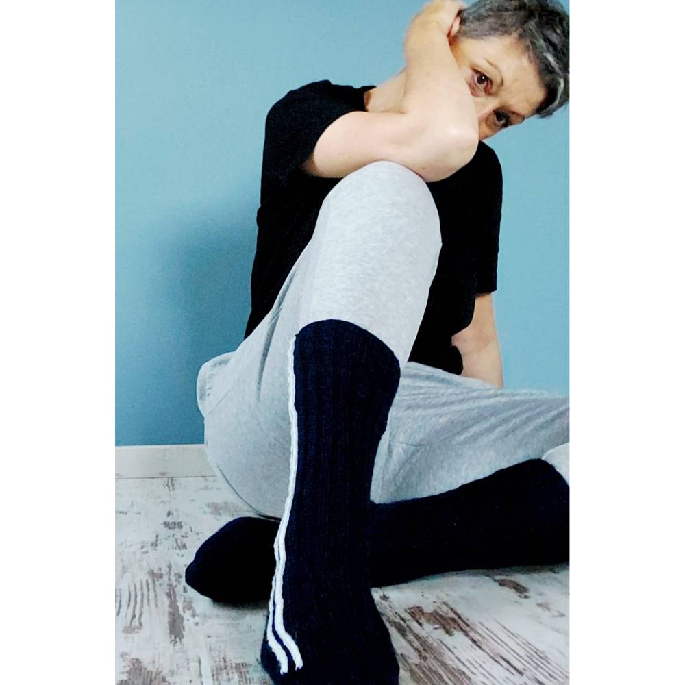 Strickanleitung "Lines" Stylische Socken mit Seitenstreifen – bequem wie deine Lieblingsjogginghose! Bild 9