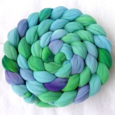 Rambouillet handgefärbte Spinnwolle/Filzwolle 110g, Wolle im Kammzug, Spinnfaser 21 Mikron, Geschenk