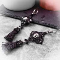 Makramee Ohrringe Skull – Schwarze Quasten & Totenkopf für Halloween