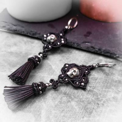 Makramee Ohrringe Skull – Schwarze Quasten & Totenkopf für Halloween
