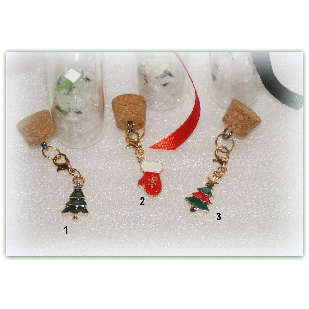 kleine Geschenke Weihnachten im Glas mit Kärtchen, Anhänger im Gläschen, Geschenk im Fläschchen, Flaschenpost