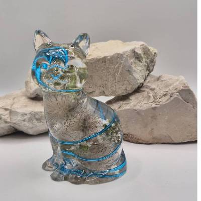 Verspielte Katzenfigur mit Blütendetails und Deko Draht – 10cm