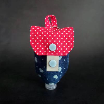 Handgel- / Desinfektionsmittel-Tasche HEARTS & DOTS - Upcycling, nachhaltig & einzigartig