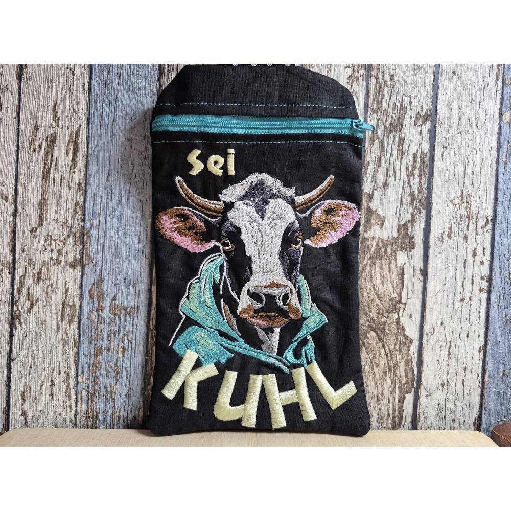 Kuh cool Lichteffekt Stickdatei 12-14x18cm– Lustiges Kuhmotiv im Hoodie für dunkle Stoffe Bild 7