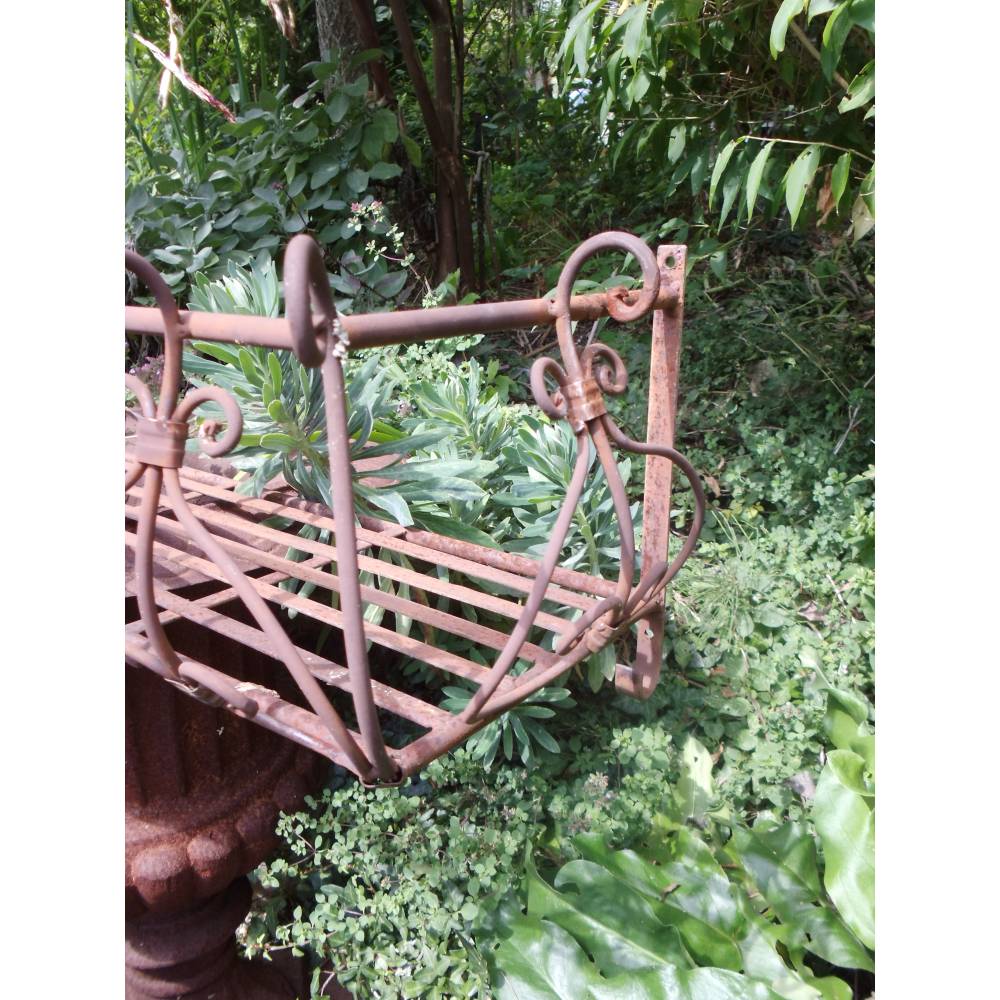 Vintage Blumenkastenhalter Blumenkasten Wandhalter Wandkorb Blumenkorb  Eisen Rost Wandhalterung Gartendeko Landhaus Gart