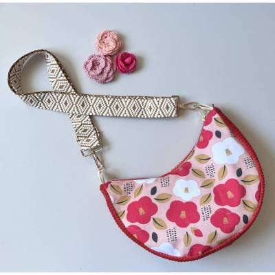 ROTE BLUMEN  Bananentasche Crossbag aus Canvas und Cord – 2 Größen von zimtblüte