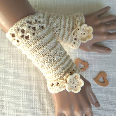 Armstulpen Pulswärmer aus feiner Merinowolle und Seide – handgestrickt, feminin & warm