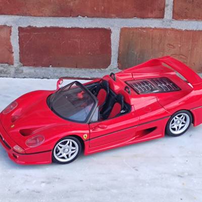 VINTAGE Modelauto Ferrari F50 - 1/18 - Maisto - rot