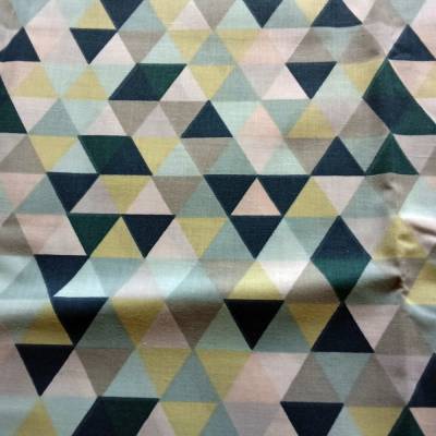 70 cm Reststück, Baumwollstoff, Dreiecke, Mint, 160 cm breit