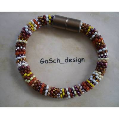 Gehäkeltes Perlenarmband Eifersüchtige Erdmännchen – Handgefertigt, modisch, einzigartig