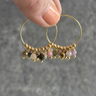 Turmalin Ohrringe: Handgemachte Creolen mit Edelsteinen & Glasperlen – Minimalistischer Boho Naturschmuck
