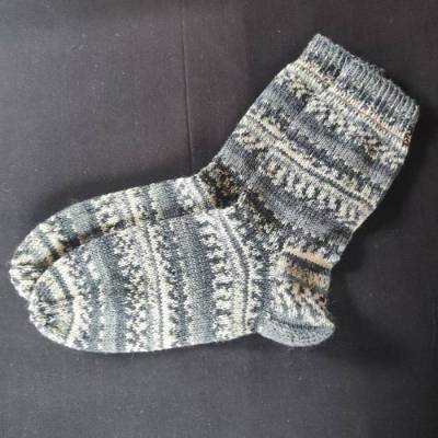 Handgestrickte Socken Gr.38/39 in Grautönen und Natur mit Muster