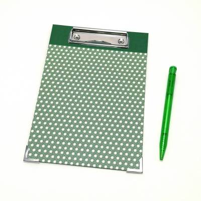 Klemmbrett DIN A5 grün – Handgefertigte Schreibunterlage 16,0 x 23,0 cm