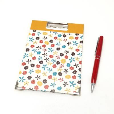 Klemmbrett DIN A6 mit bunten Blumen – Schreibunterlage 12,0 x 17,0 cm – Handgefertigt