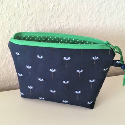Kosmetiktasche Schminktasche 21x12x6 cm dunkelblau mit weißen Blüten