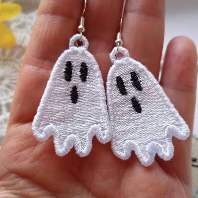 Halloween Ohrringe Geister gestickt – Weiße Spitzenohrringe, Lace Statement Ohrschmuck, Geschenkidee