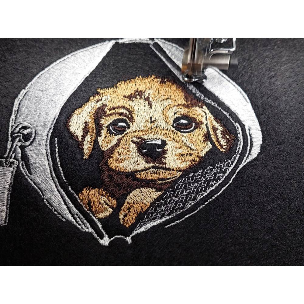 Welpe in Tasche Lichteffekt Stickdatei – Niedliche Hundestickerei 18x18cm bzw. 20x20cm Bild 2