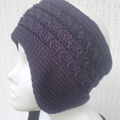 Stirnband in Violett (Pflaume) mit Ohrenklappen Handgestrickt mit Zopfmuster – Wolle (Merino)