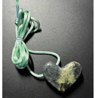 Herz-Anhänger aus Speckstein – Unikat, samtweich & handgefertigt