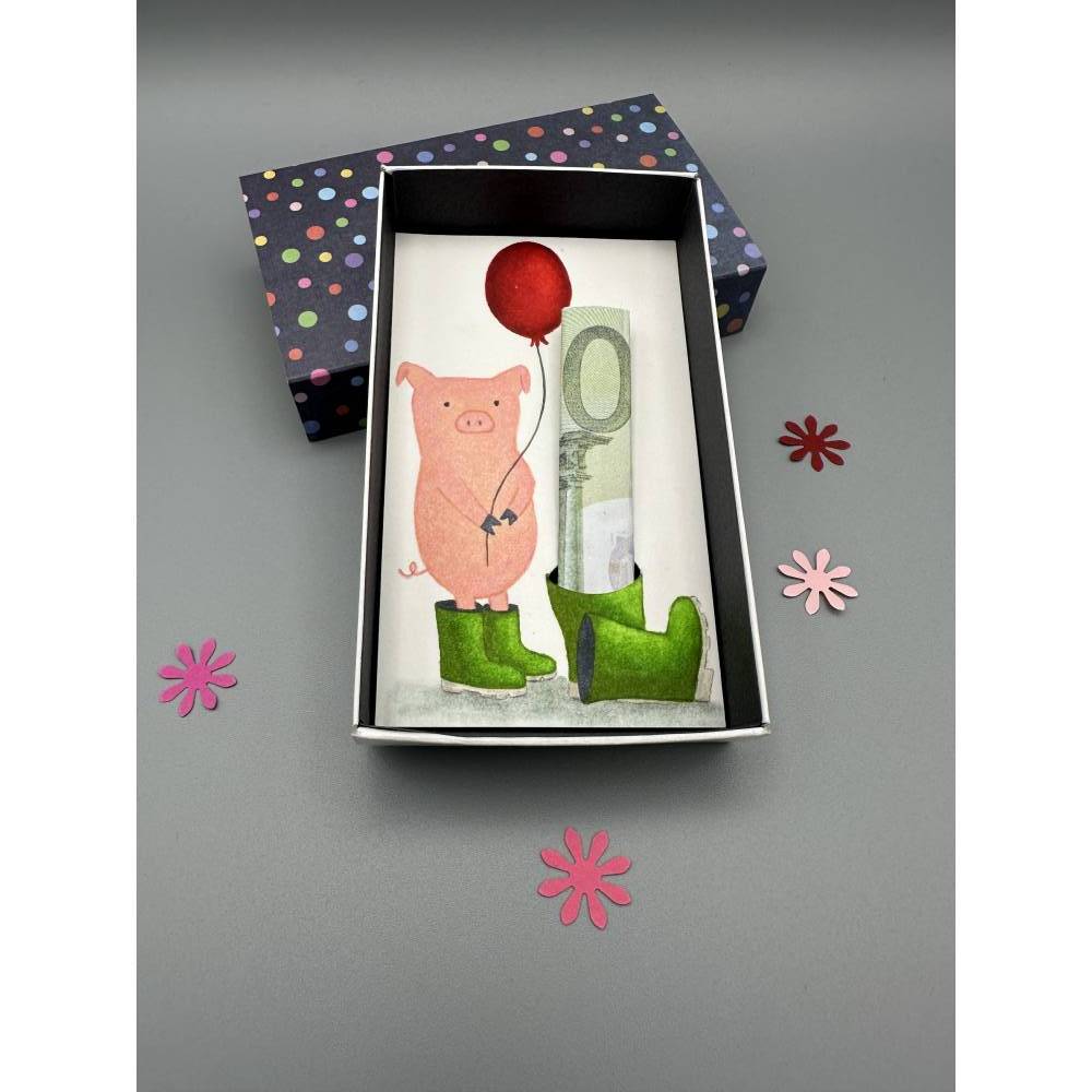 Geldgeschenk lustig verpacken – Kreative Geschenkbox mit Schweinchen Bild 5