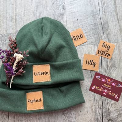 Mütze mit Namen personalisiert in grün  für Babys, Jungen, Mädchen, Damen und Herren