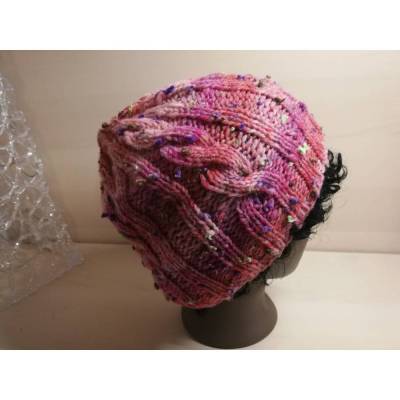 Handgestrickte Damen- und Kindermütze im pinkfarbenen Farbverlauf aus Schurwolle und Polyamid