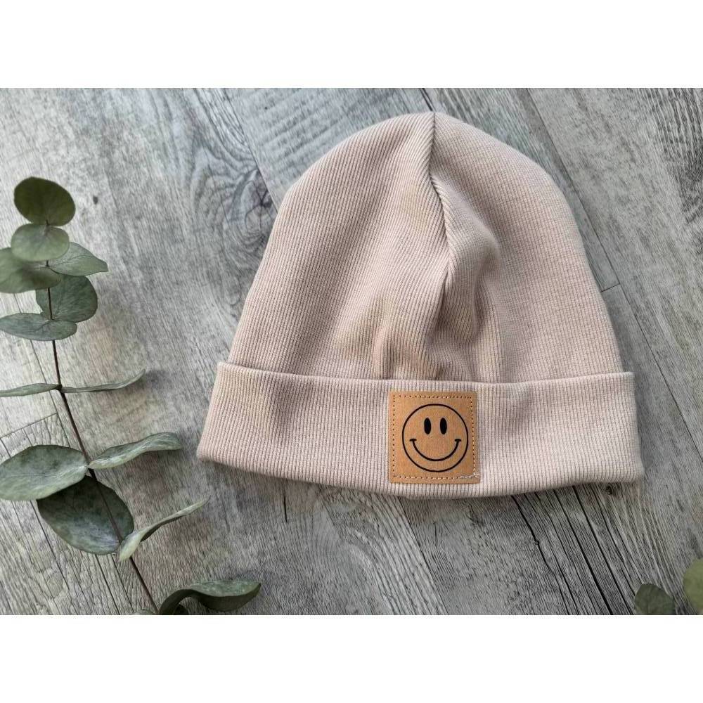 Mütze und Loop mit Smiley  in beige und hellgrau   für Babys, Jungen, Mädchen, Damen und Herren Bild 2