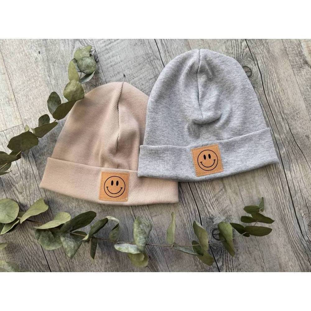 Mütze und Loop mit Smiley  in beige und hellgrau   für Babys, Jungen, Mädchen, Damen und Herren Bild 3